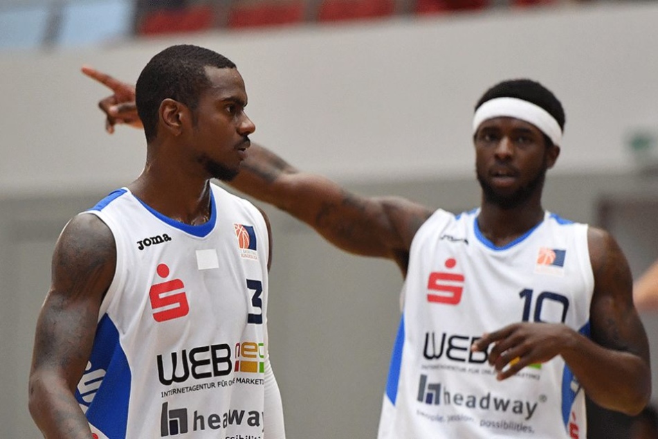 Randal Holt (3) und Ricky Alonzo Price Jr.