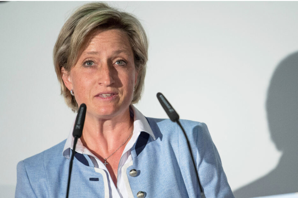 Wirtschaftsministerin von Baden-Württemberg Hoffmeister-Kraut spricht.