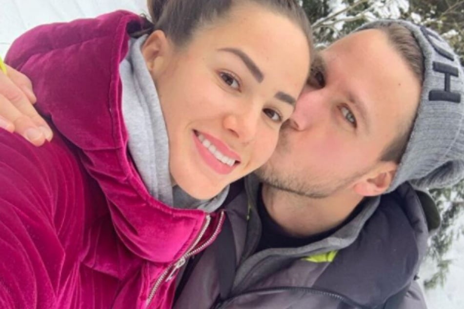 Angelina Heger (27) und Sebastian Pannek (33) haben ihre Schwangerschaft auf Instagram bekanntgegeben.