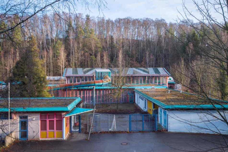 Das ehemalige Erzgebirgsbad in Thalheim soll Stück für Stück umgebaut werden.