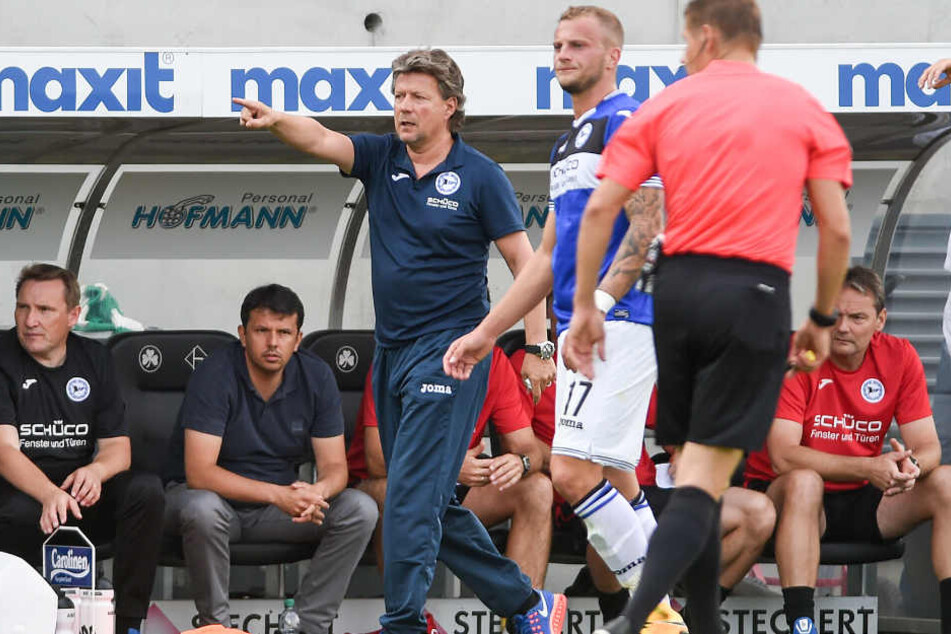 Trainer Jeff Saibene (49) soll bleiben, Spieler Christoph Hemlein (27/Nr. 17) darf hingegen gehen.