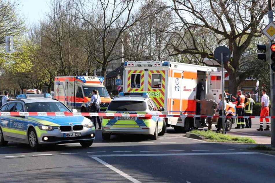 Der Unfall geschah im Bereich einer Kreuzung in Neuss.
