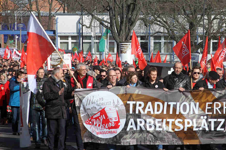 Die Wut über Werksschließungen ist groß.
