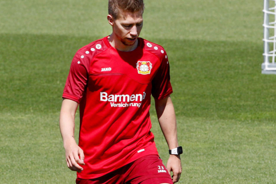 Zum Trainingsauftakt von Bayer 04 Leverkusen zeigte sich Mitchell Weiser gut gelaunt.