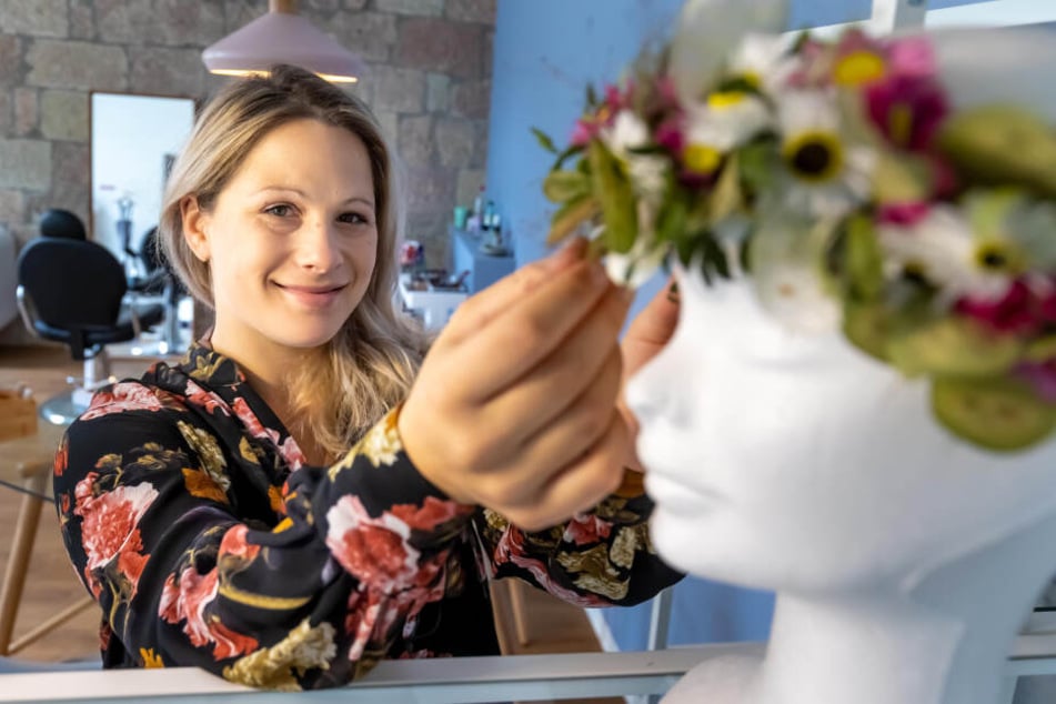 Jennifer Follmann (33) begleitet ihre Bräute zum großen Tag. Auf dem Brühl 40 hat sie ihr Atelier.