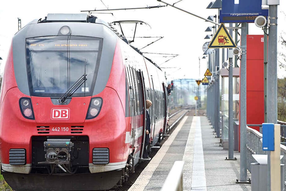 Auf so einem Bahnsteig musste die schwerbehinderte EU-Rentnerin am späten Nachmittag ihre Notdurft verrichten - vor der Augen der Passagiere im Zug.
