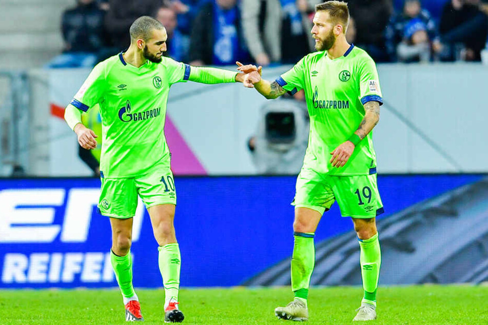 Bereiten Nabil Bentaleb (l.) und Guido Burgstaller (r.) vom FC Schalke 04 dem BVB am kommenden Sonntag im direkten Duell Probleme?