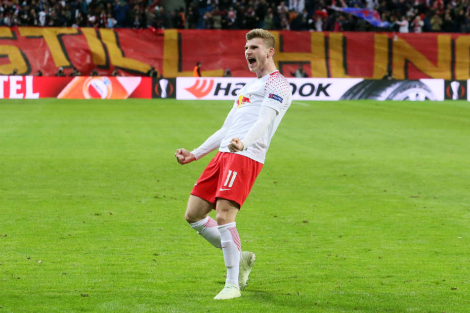 Nach einer ausgeglichenen ersten Halbzeit konnte Torjäger Timo Werner mit dem Pausenpfiff das 1:0 erzielen und feierte diesen.