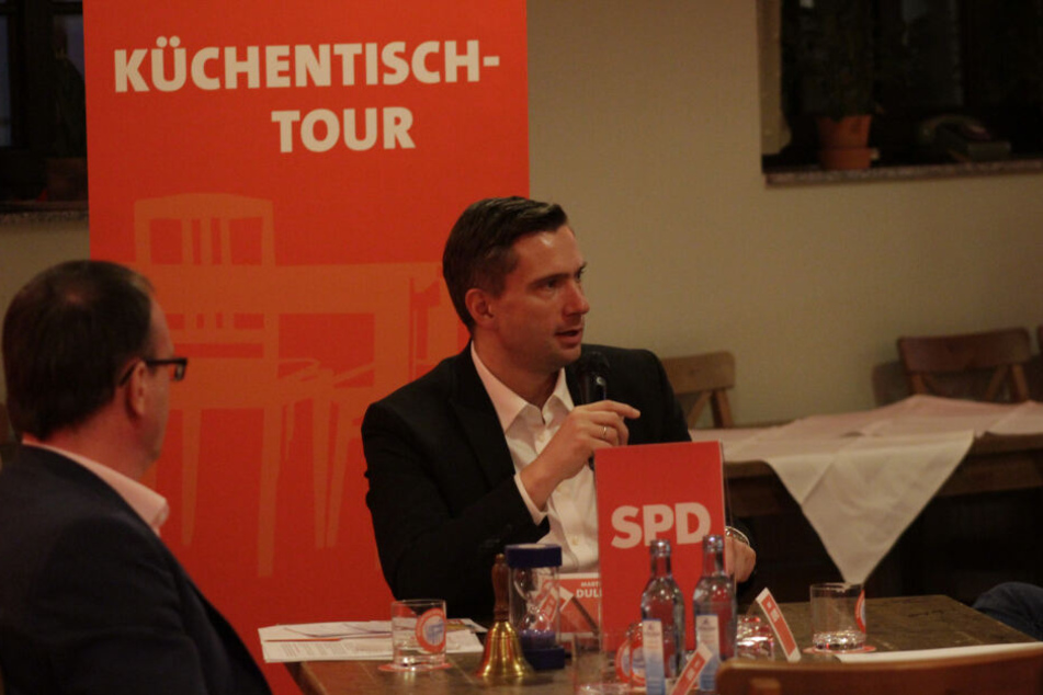Martin Dulig (45, r.) und Jörg Vieweg (48) diskutierten am SPD-"Küchentisch" über die Energiewende.
