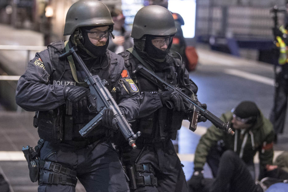 Die Polizei ermittelt nun wegen gefährlicher Körperverletzung. (Symbolbild)