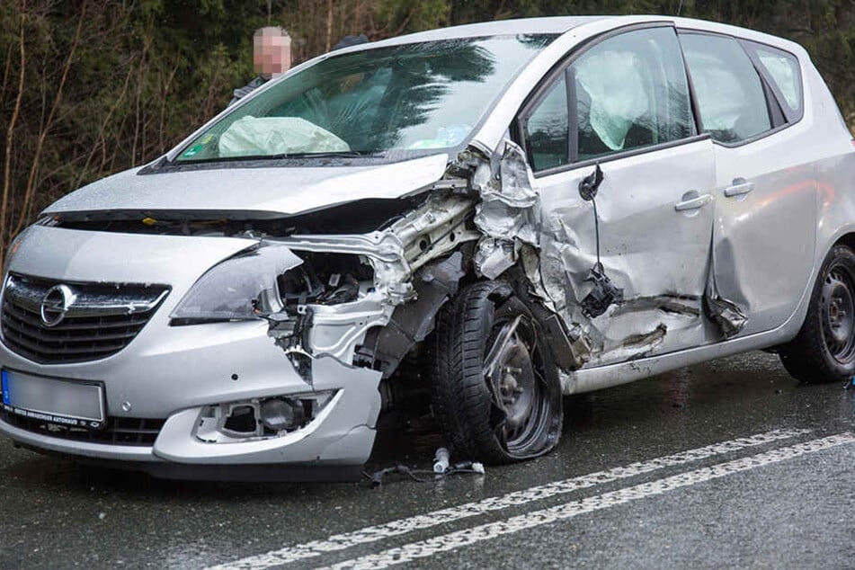 Bei dem Unfall gab es drei Verletzte.