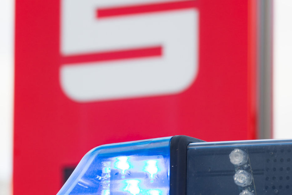 Der Räuber konnte zwar entkommen, allerdings ohne Beute und ohne eine Person verletzt zu haben.