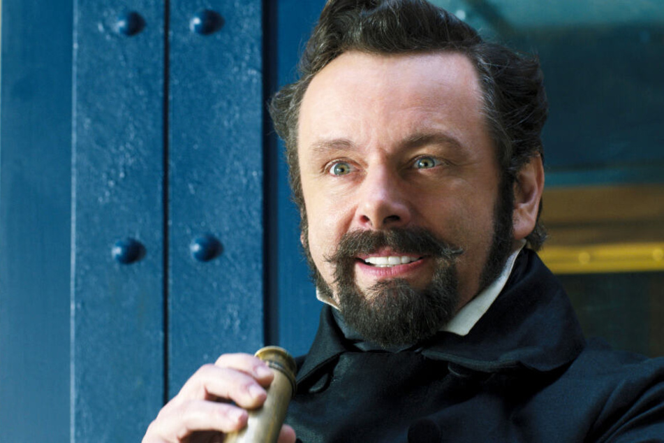 Michael Sheen legt seine Rolle als Bösewicht Dr. Blair Müdfly völlig überzogen an.