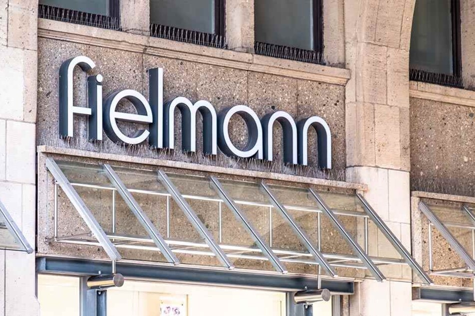 Die Staatsanwaltschaft ermittelt gegen ehemalige Mitarbeiter der Fielmann AG.
