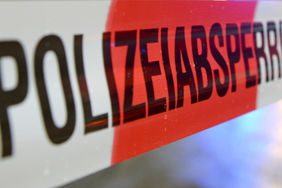 Die Polizei konnte den Verdächtigen trotz großer Gegenwehr festnehmen. (Symbolbild)