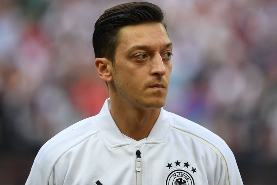 Mezut Özil hat am Sonntagabend seinen Rücktritt aus der deutschen Nationalmannschaft bekanntgegeben.