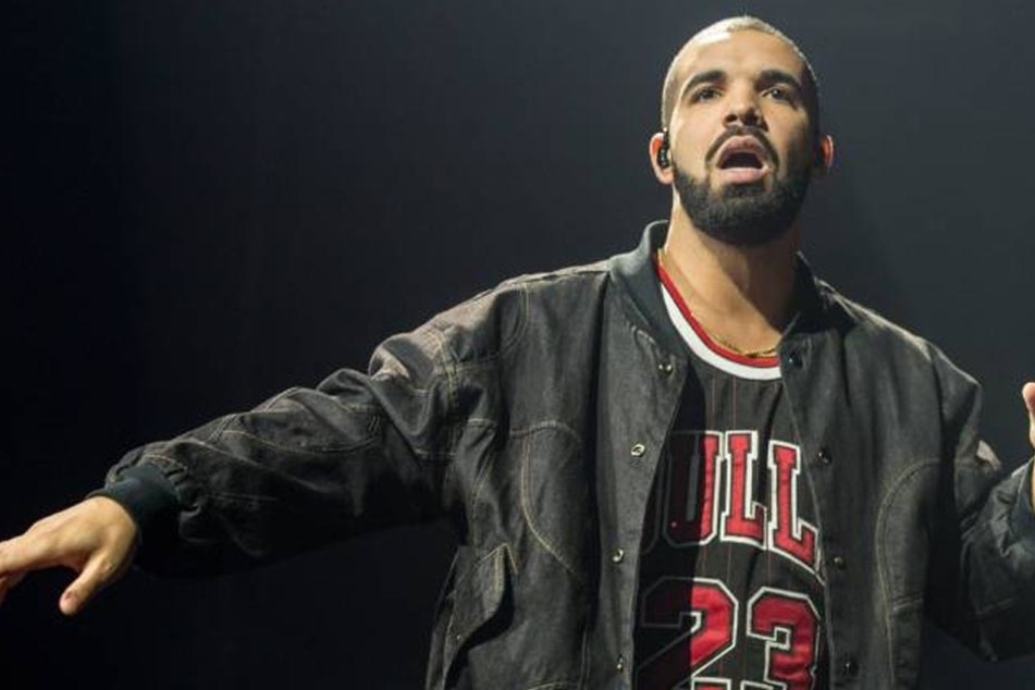 Rap-Star Drake (30) ist eigentlich mit J.Lo zusammen, datete aber in Amsterdam den US-Pornstar Rosee Divine...