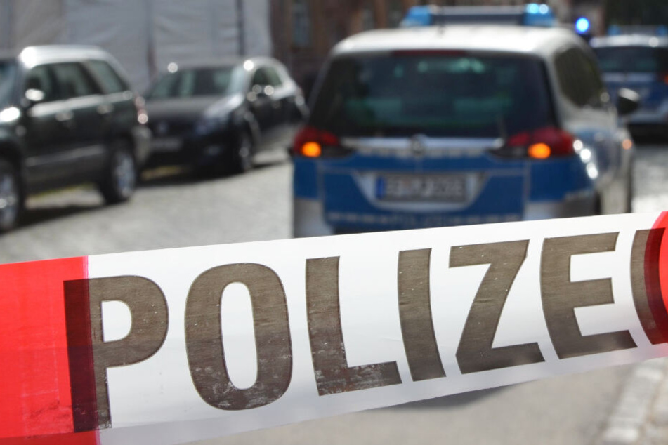 Die Polizei hat das Gebiet rund um den Fundort weiträumig abgesperrt. (Symbolbild)