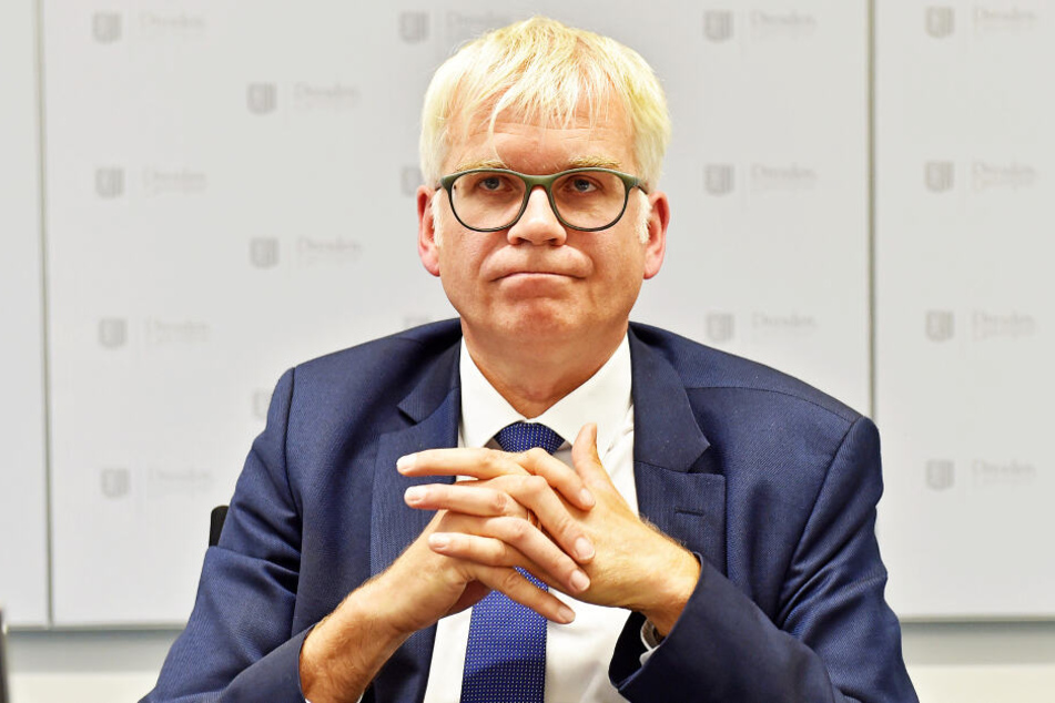 Finanzminister Hartmut Vorjohann (56, CDU) kann den Mitarbeitern keine Jobsicherheit versprechen.