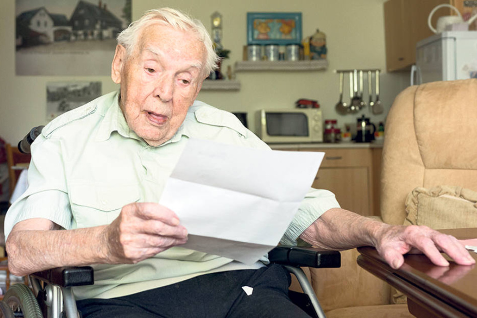 Fassungslos hält Senior Richard
Vogel das Kündigungsschreiben in der Hand.