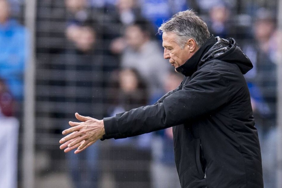 Trainer Uwe Neuhaus weiß um die Qualität von Aue.