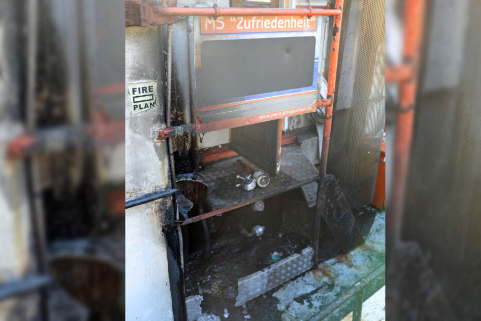 Auf der "MS Zufriedenheit" waren die Spuren nach dem Brand deutlich zu sehen.