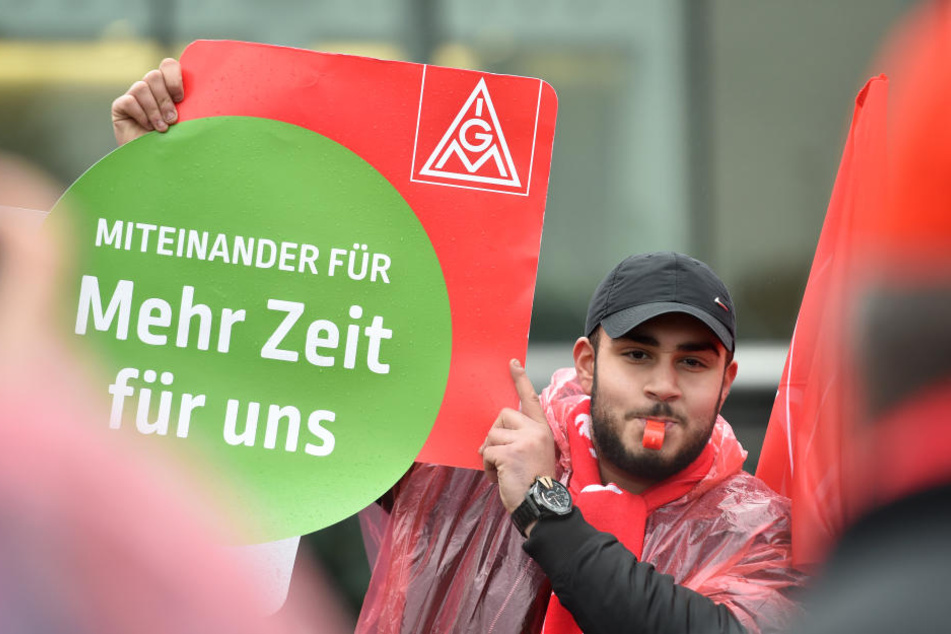 Nächste Runde: Viele Beschäftigte legten auch am Freitag ihre Arbeit nieder. (Symbolbild)