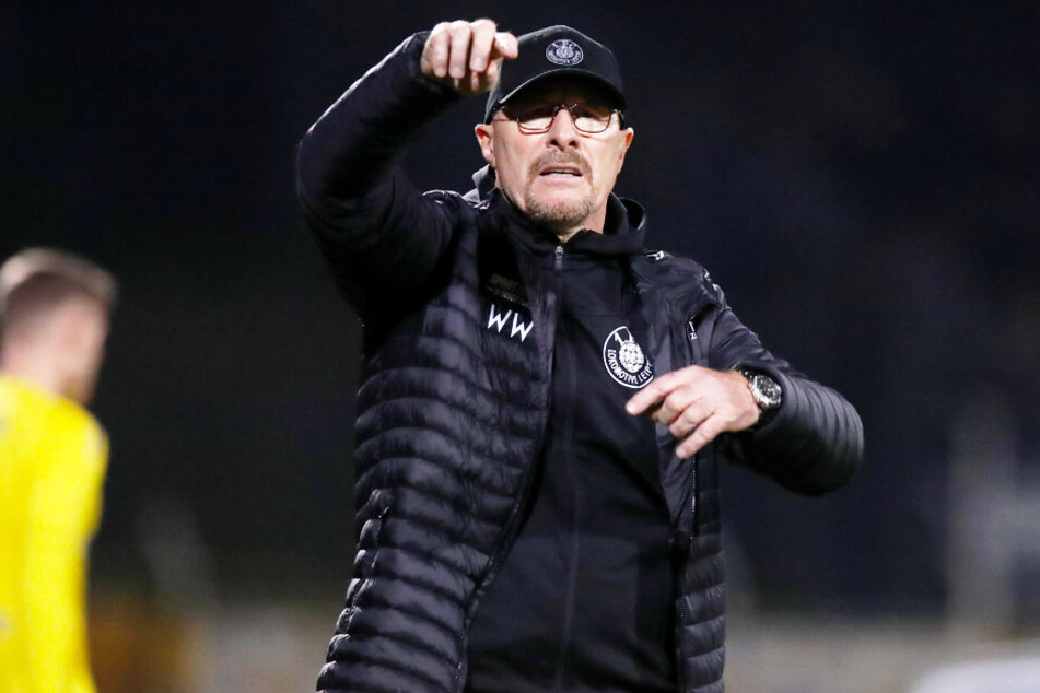 Lok-Trainer Wolfgang Wolf musste sich trotz einer zwischenzeitlichen 2:0-Führung seiner Mannschaft am Ende mit einem 2:2 begnügen.