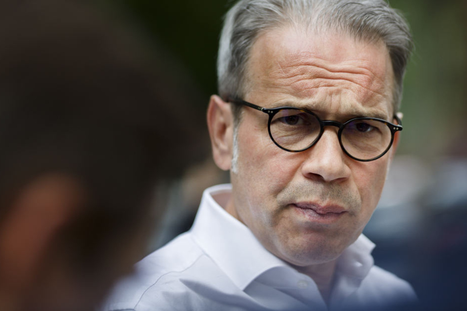 Innenminister Georg Maier setzt auf die Polizei und strenge Auflagen.