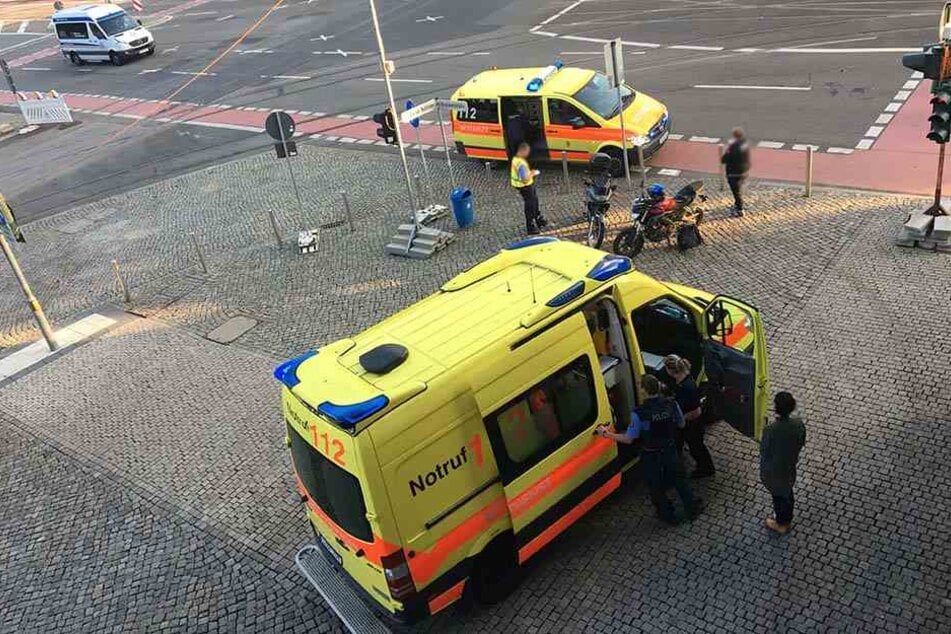 Einer der beiden Motorradfahrer wurde in ein Krankenhaus gebracht.