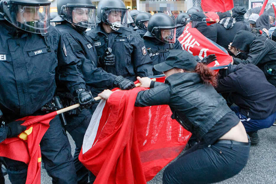 Die Polizei hat eine harte Linie gegen die Gegendemonstranten des Afd-Parteitags angekündigt.