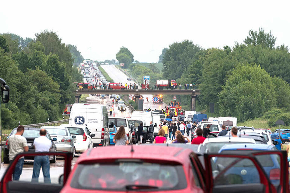 Fast täglich kracht es auf der A4 rund um Dresden. Umlandgemeinden stöhnen angesichts des Ausweichverkehrs.