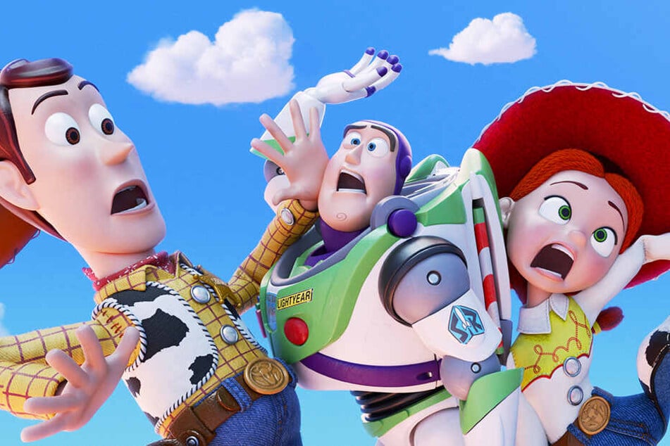 Auf Woody (l.), Buzz Lightyear (M.) und Jessie kommen turbulente Zeiten zu.