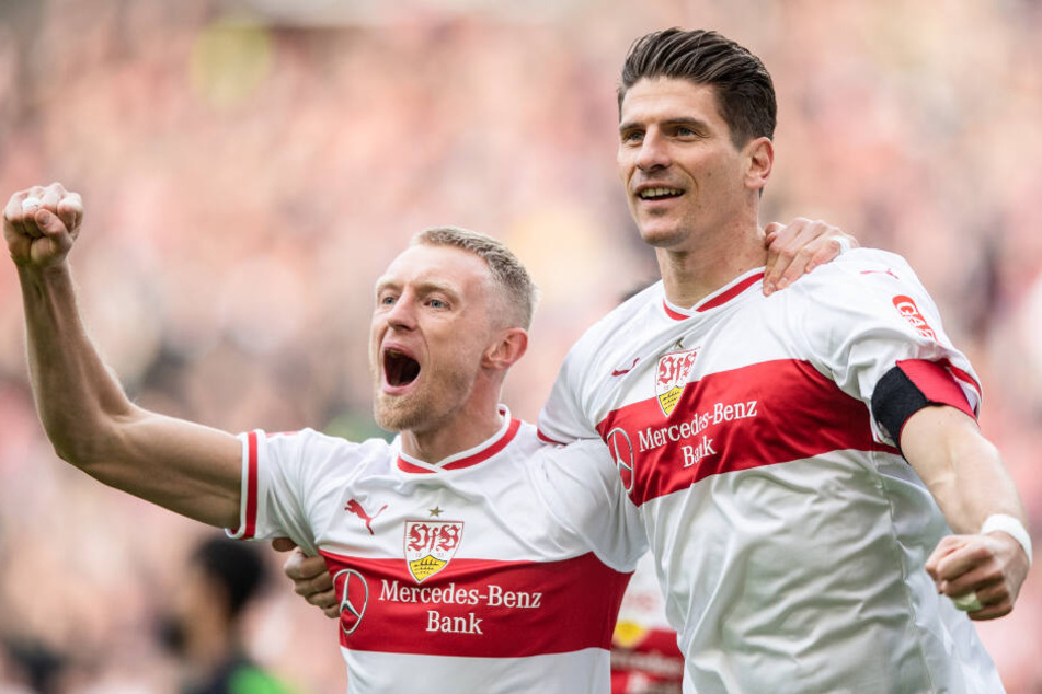 Beck zusammen mit Mario Gomez.
