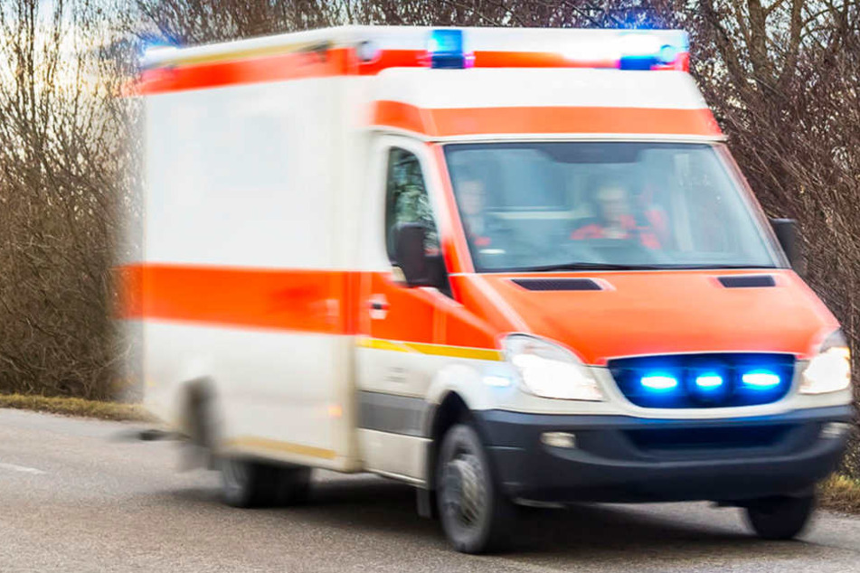 Bei dem Zimmerbrand wurden Mutter und Tochter verletzt. (Symbolbild)