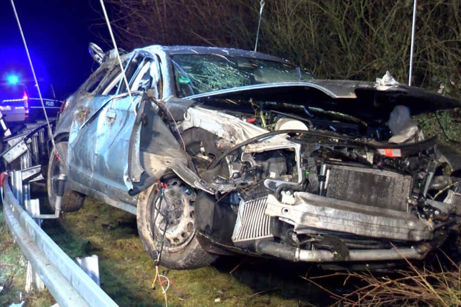 Die Familie konnte sich selbstständig aus dem Auto retten.