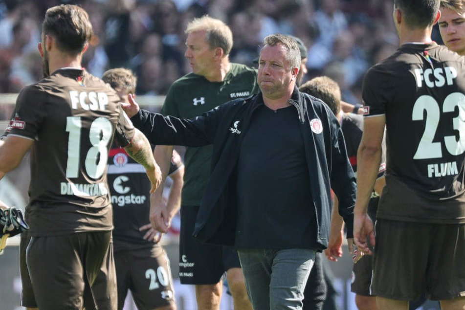 Pauli-Trainer Markus Kauczinski (M) nach der Niederlage gegen Köln.