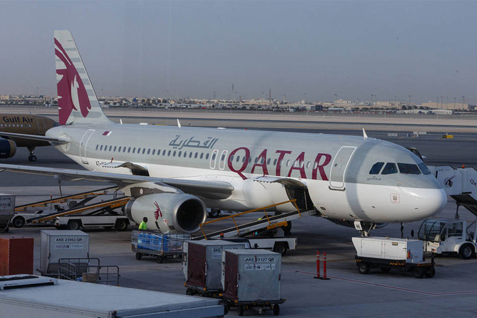 In einer Maschine der "Qatar Airways" wurde ein Fötus auf der Toilette gefunden.