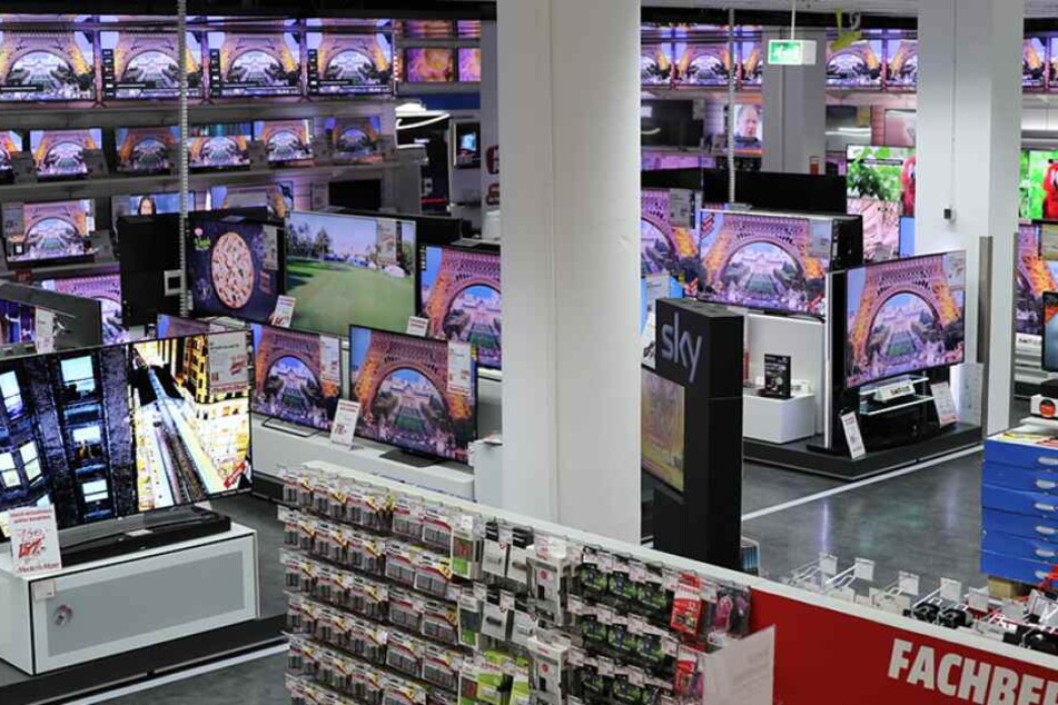 In der TV-Abteilung warten bis Samstag viele geniale Schnäppchen auf Euch!