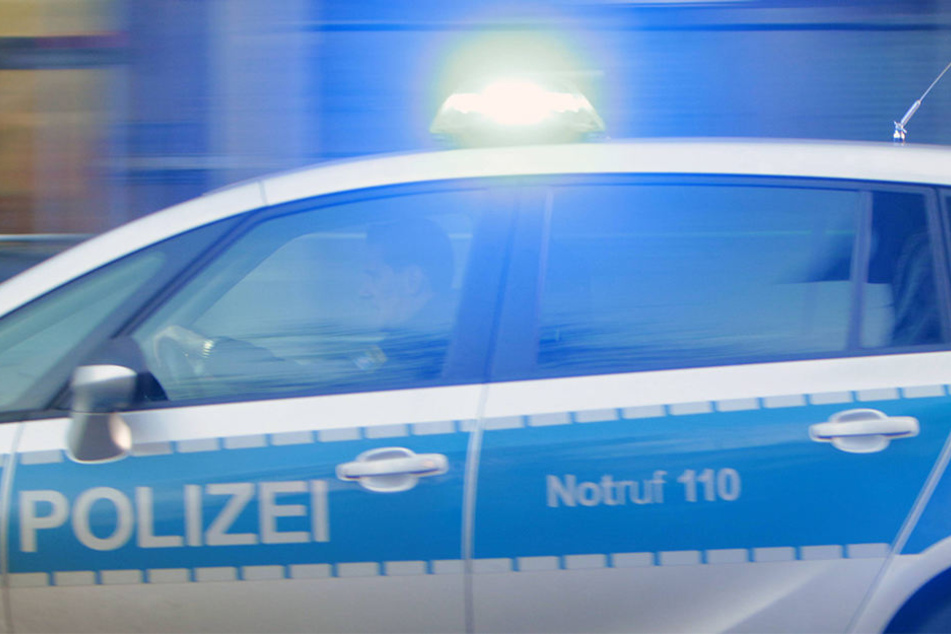 Die Polizei lieferte sich eine lange Verfolgungsjagd. Auch ein Hubschrauber wurde eingesetzt (Symbolbild).
