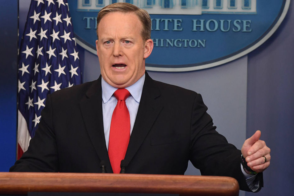Sean Spicer (45) bekam bei "Saturday Night Live" sein Fett weg.