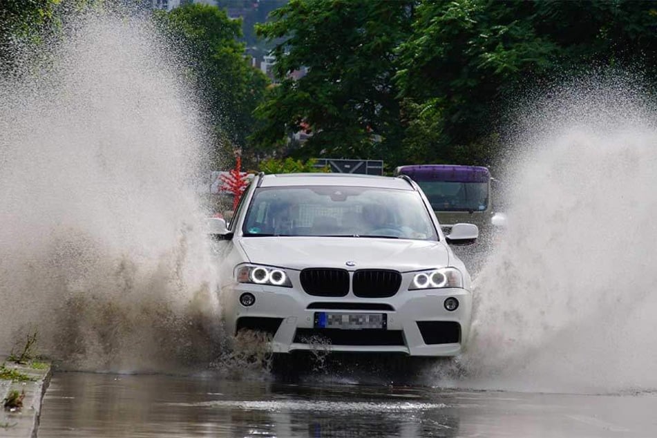 Das Unwetter im Südwesten machte den Autofahrern das Leben schwer.