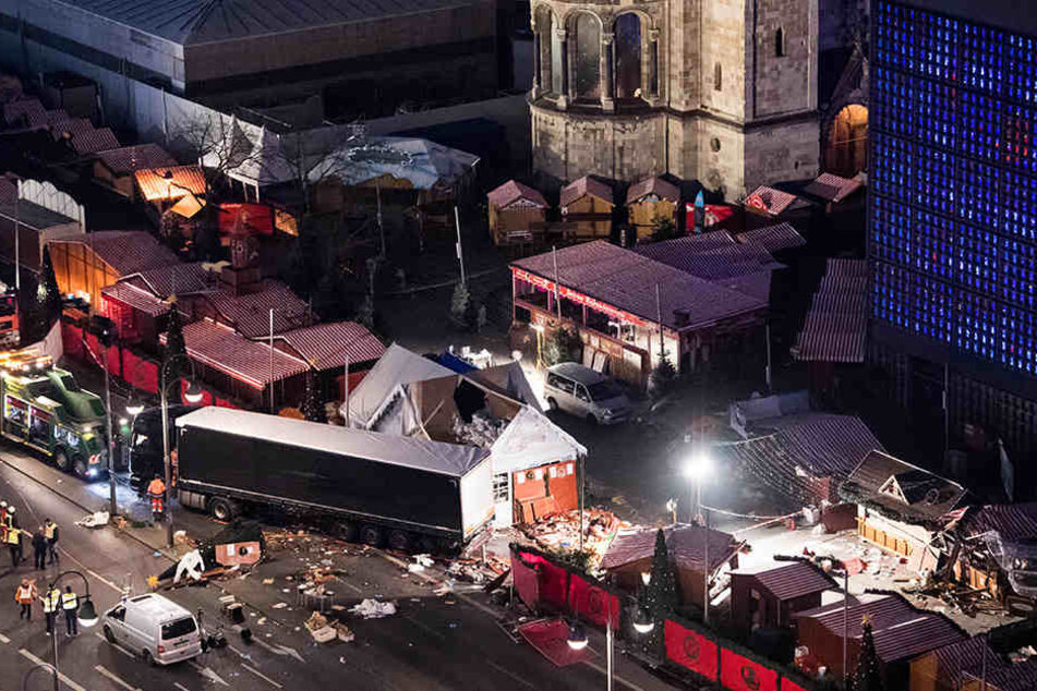 Eine Schneise der Verwüstung hinterließ Anis Amri auf dem Weihnachtsmarkt am Breitscheidplatz in Berlin.