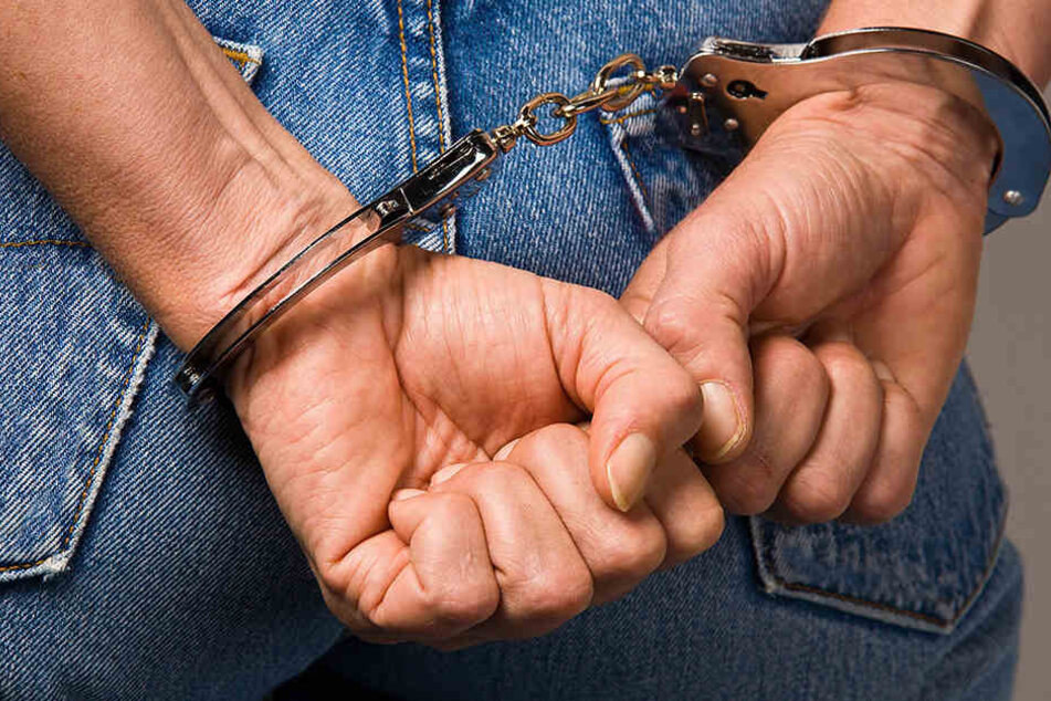 in Norwegen wurden 20 Männer festgenommen, weil sie Kindesmissbrauch gemeinsam geplant hätten.