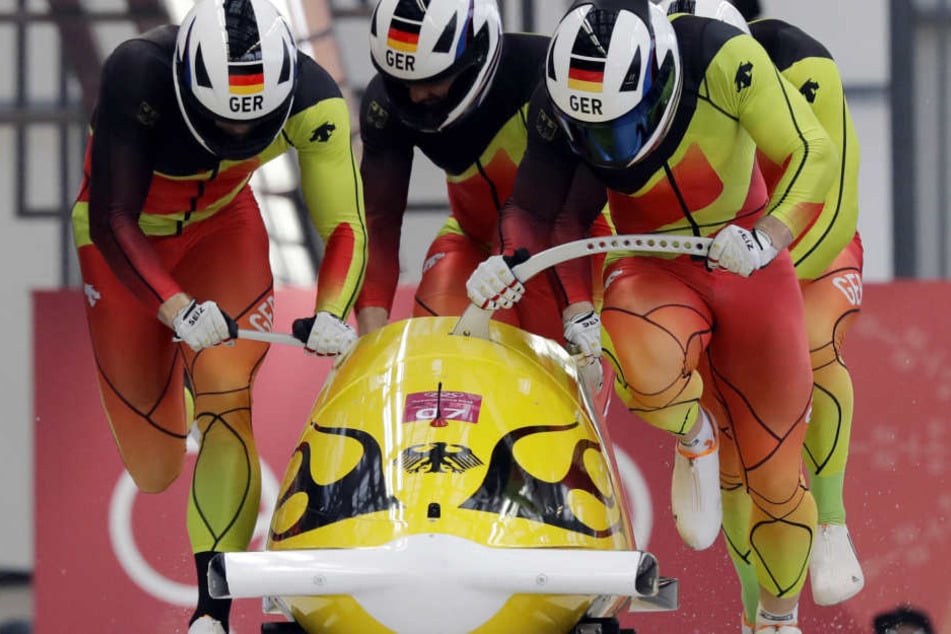 Francesco Friedrich raste mit seinen Anschieben Thorsten Margis, Candy Bauer und Martin Grothkopp zum Olympiasieg.