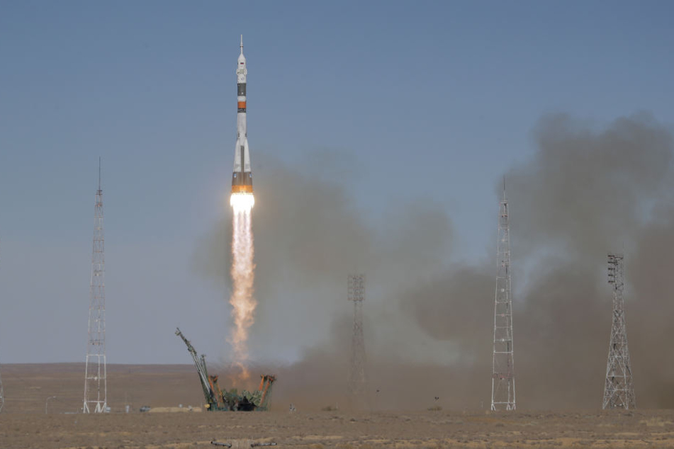 Start der Raumkapsel Sojus MS-10 auf dem Weltraumbahnhof Baikonur.