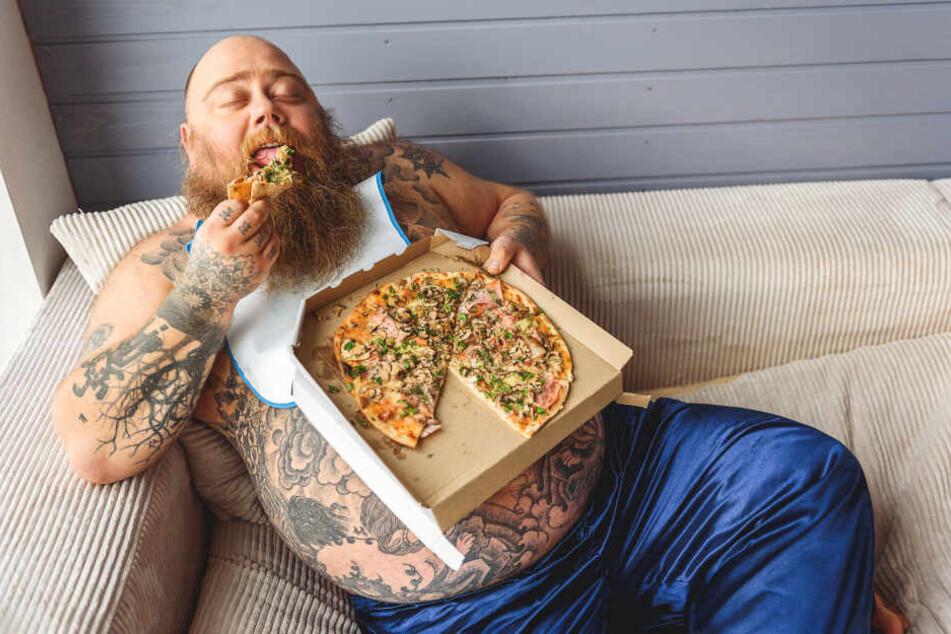 Essen macht dick: Das gilt rund um die Uhr - egal, wann man Pizza, Pasta oder Fastfood in sich hineinstopft