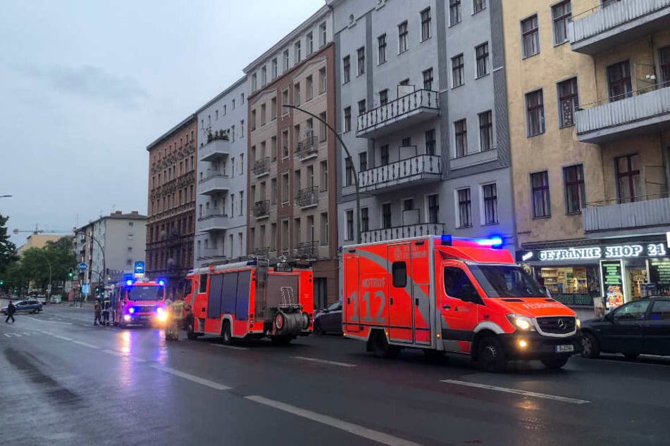 Die Berliner Feuerwehr vor Ort im Einsatz in Berlin-Moabit.