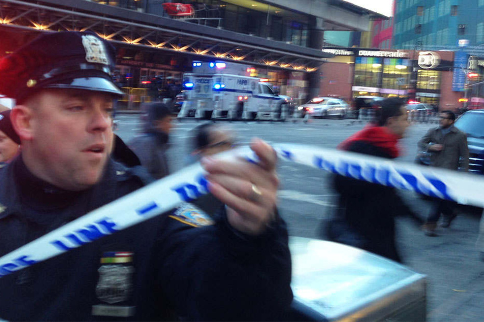 Nahe dem Time Square in New York gab es eine Explosion.