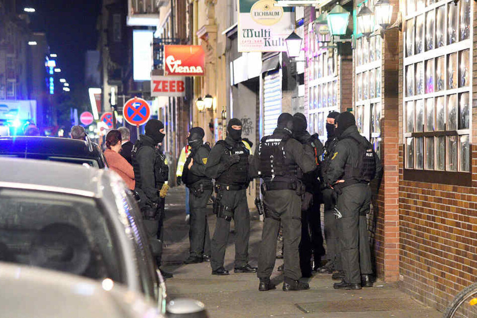 An dem Polizeieinsatz waren über 100 Beamte beteiligt.